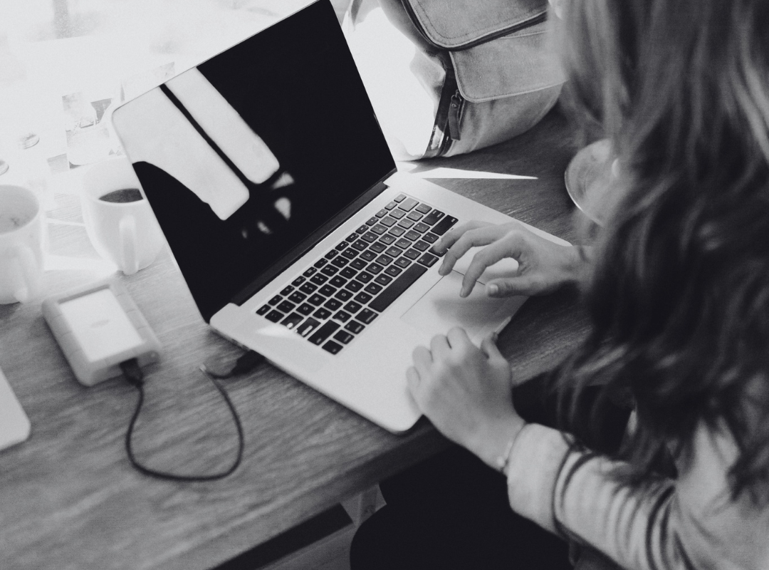 muckup-de-websites- acadmia